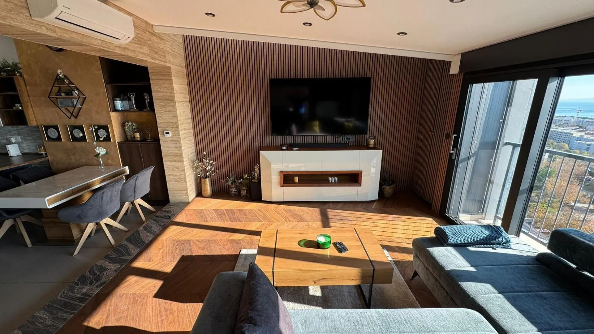Magic View Penthouse Apartment Split